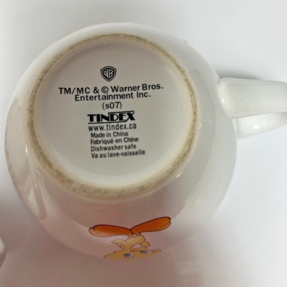 Set of 2 Oversized Tweety Bird Ceramic Mugs - Picture 5 of 5